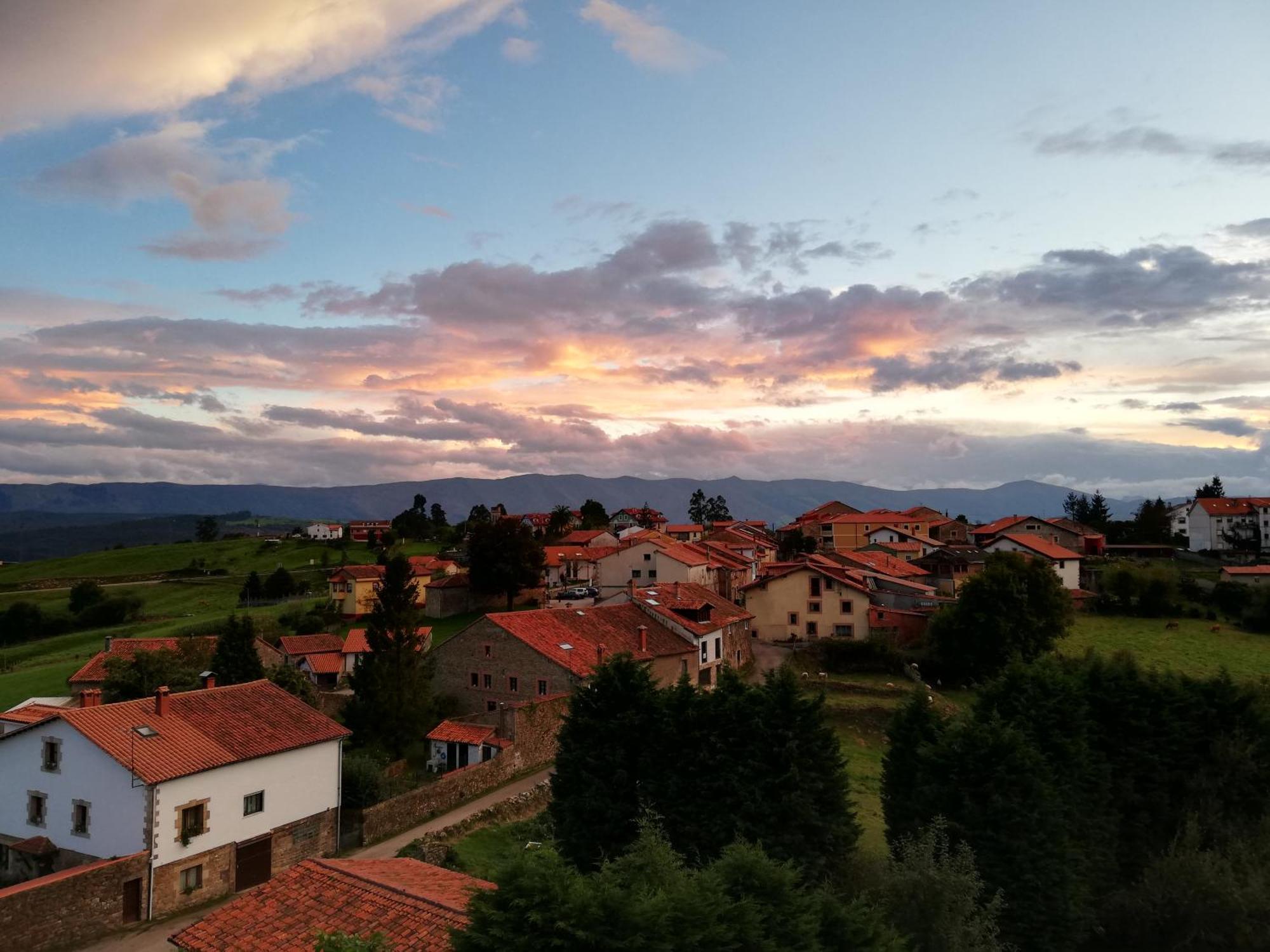 Altos De La Hayuela, A 7 Min De Comillas Luaran gambar